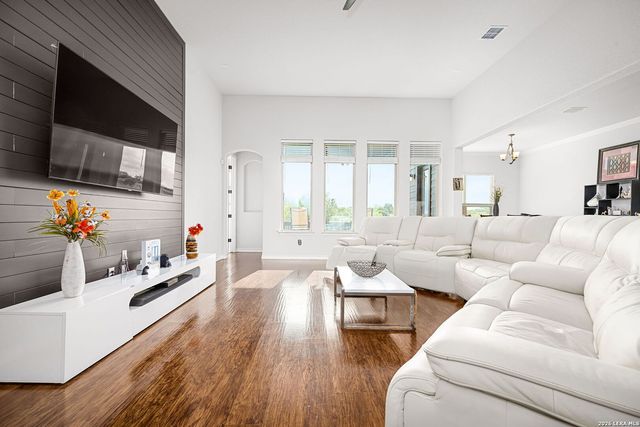 4915 HUNTERS CV, St Hedwig, TX 78152
