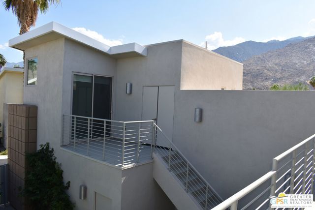 938 Oceo Circle, Palm Springs, CA 92264