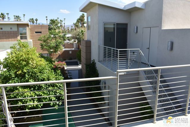938 Oceo Circle, Palm Springs, CA 92264