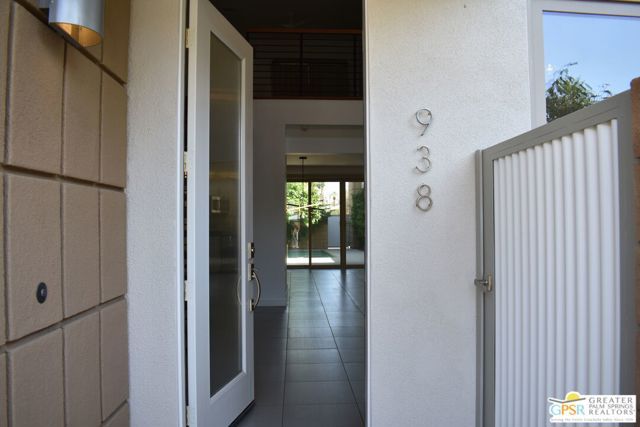 938 Oceo Circle, Palm Springs, CA 92264