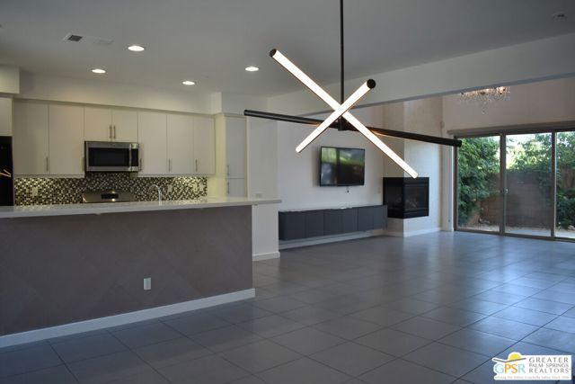 938 Oceo Circle, Palm Springs, CA 92264