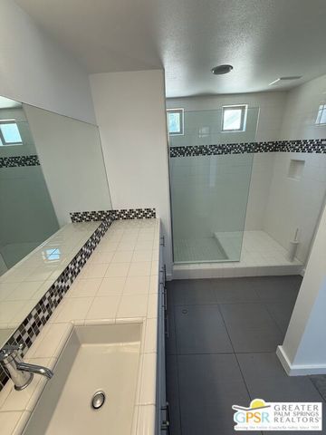 938 Oceo Circle, Palm Springs, CA 92264