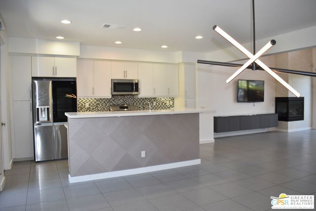 938 Oceo Circle, Palm Springs, CA 92264