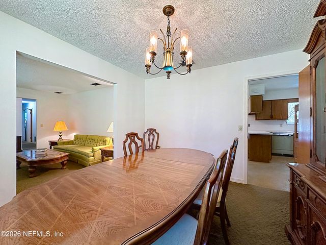 7980 QUAIL COVE Lane, Jacksonville, FL 32244