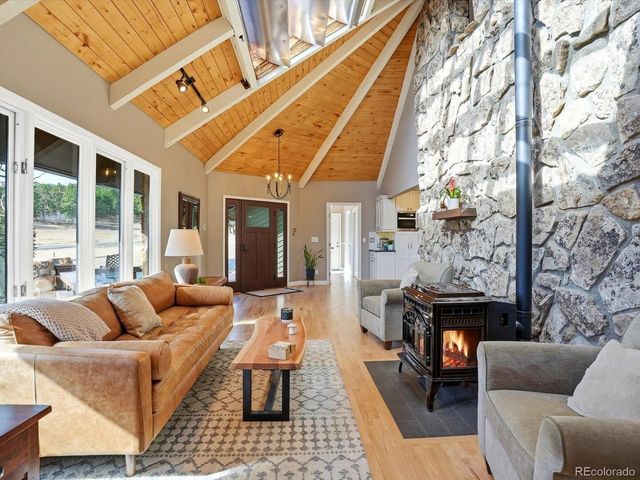 8550 S Mariposa Dr, Morrison, CO 80465