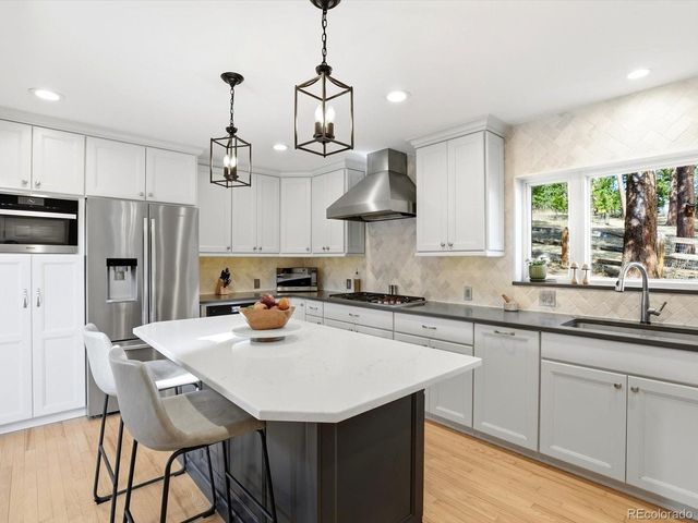 8550 S Mariposa Dr, Morrison, CO 80465