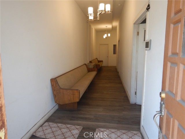 715 E Manchester Avenue, Los Angeles, CA 90001