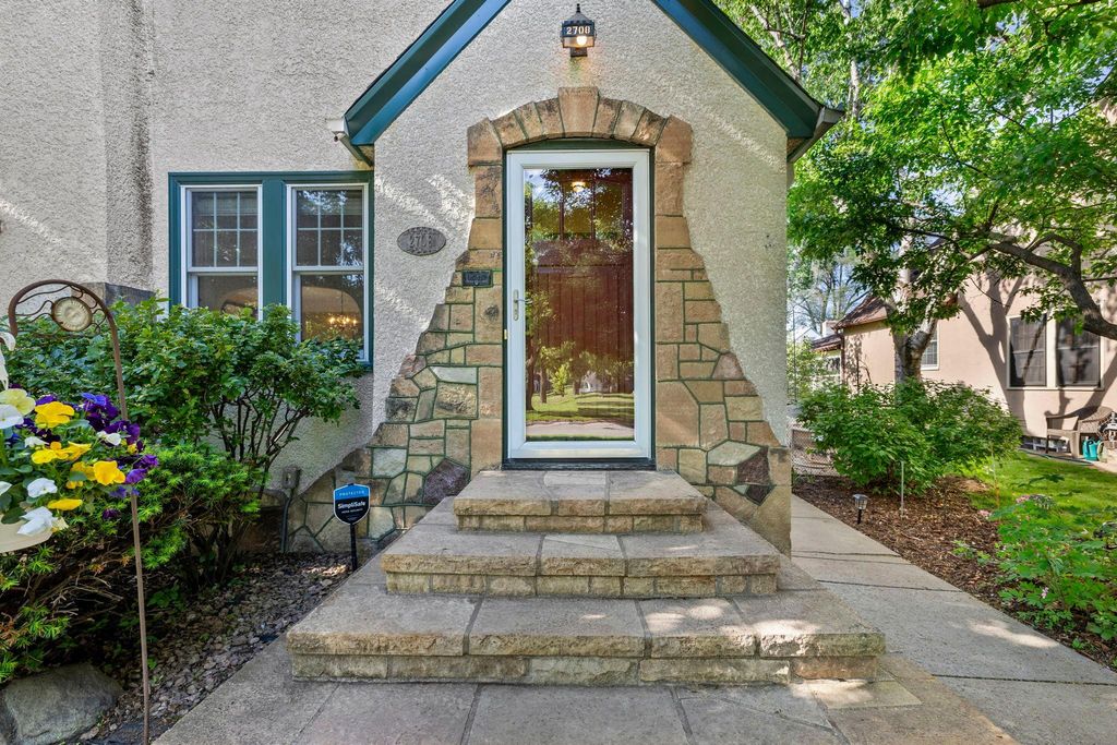 2708 Victory Memorial Drive, Minneapolis, MN 55412