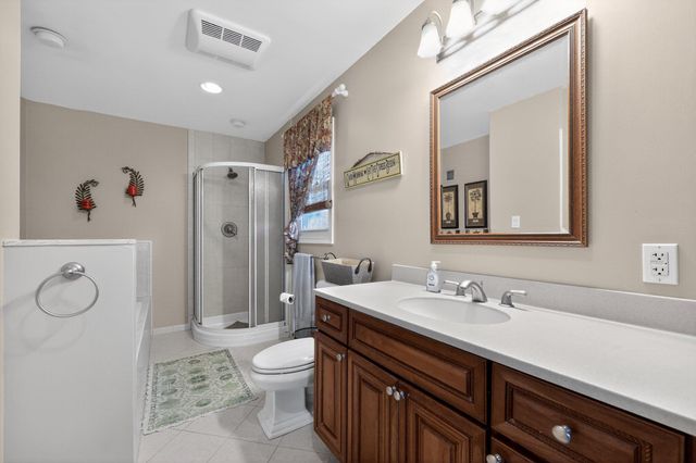 5 SUMMIT VALLEY LN, Oreland, PA 19075