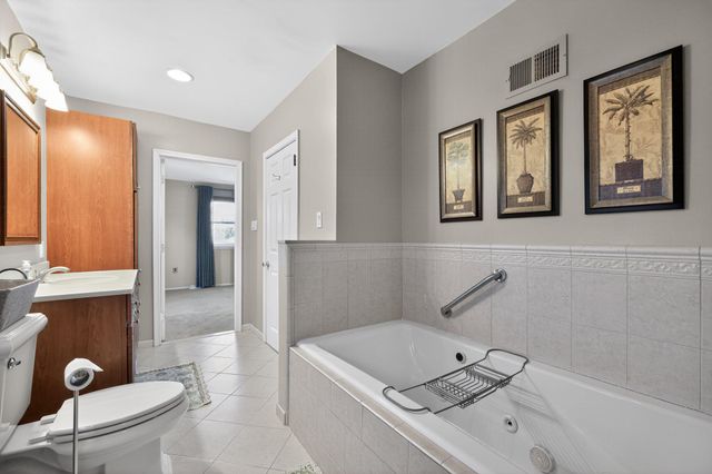 5 SUMMIT VALLEY LN, Oreland, PA 19075