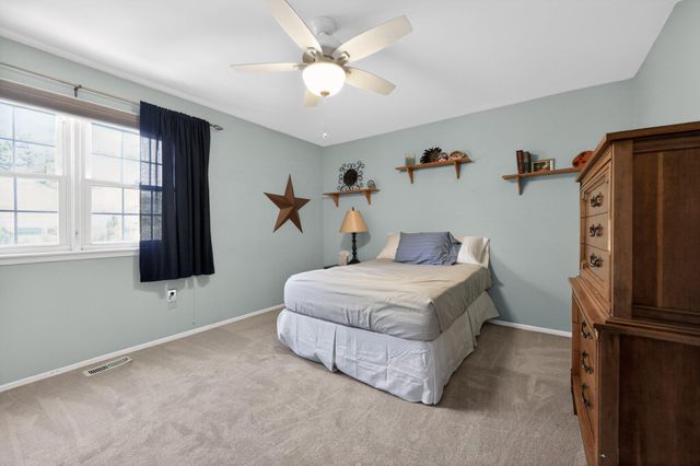 5 SUMMIT VALLEY LN, Oreland, PA 19075