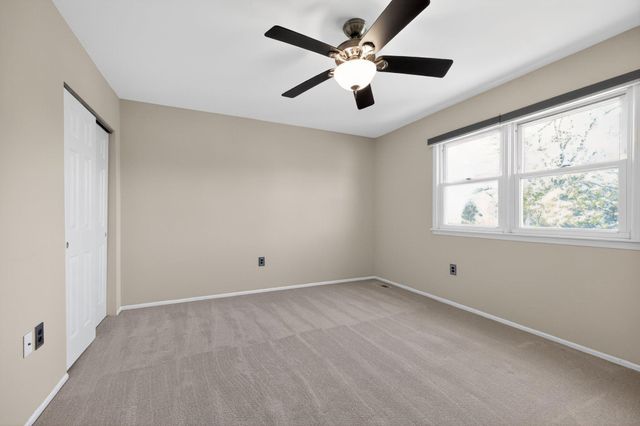 5 SUMMIT VALLEY LN, Oreland, PA 19075