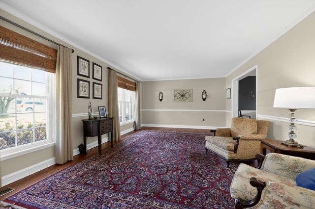 5 SUMMIT VALLEY LN, Oreland, PA 19075