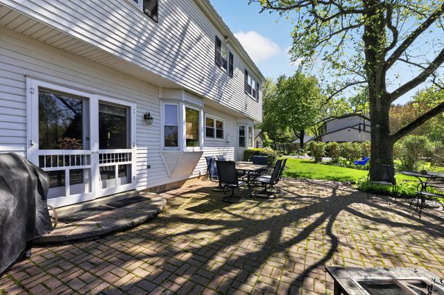 5 SUMMIT VALLEY LN, Oreland, PA 19075