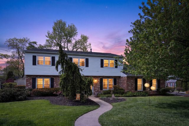 5 SUMMIT VALLEY LN, Oreland, PA 19075