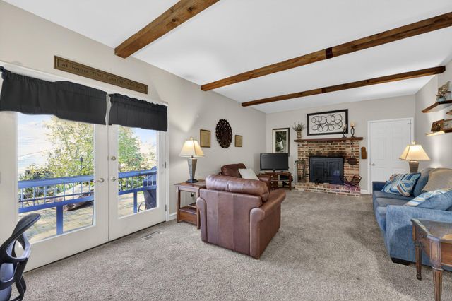 5 SUMMIT VALLEY LN, Oreland, PA 19075