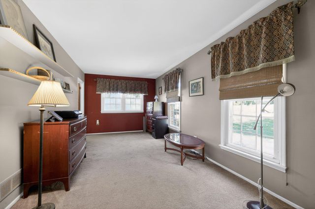 5 SUMMIT VALLEY LN, Oreland, PA 19075