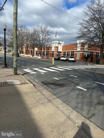 5852 WASHINGTON BLVD, Arlington, VA 22205