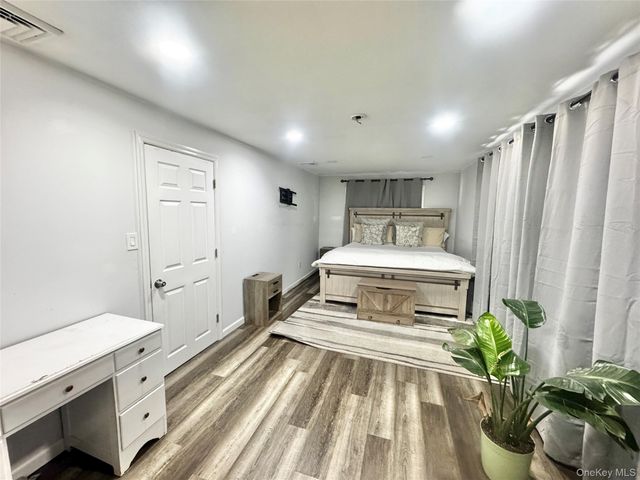 6 VICTORIA Place, Mastic Beach, NY 11951