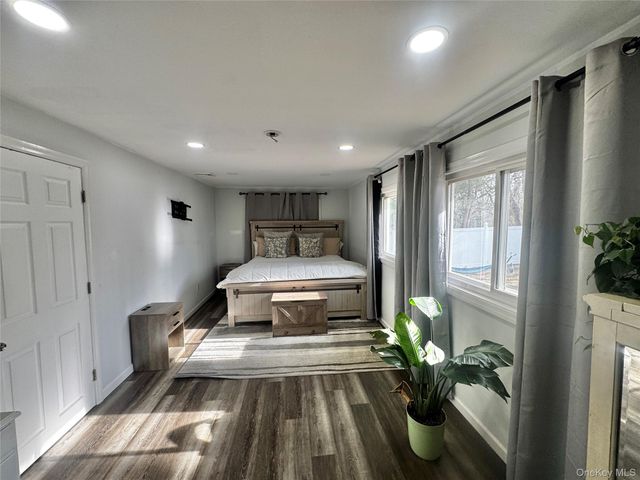 6 VICTORIA Place, Mastic Beach, NY 11951