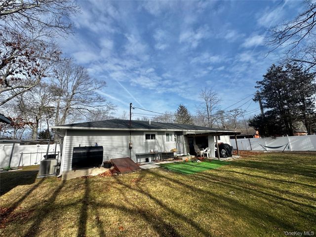 6 VICTORIA Place, Mastic Beach, NY 11951