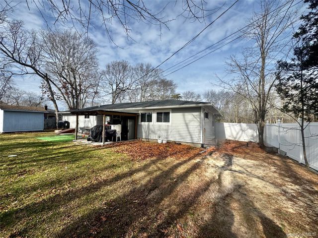 6 VICTORIA Place, Mastic Beach, NY 11951