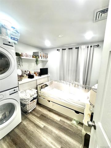 6 VICTORIA Place, Mastic Beach, NY 11951