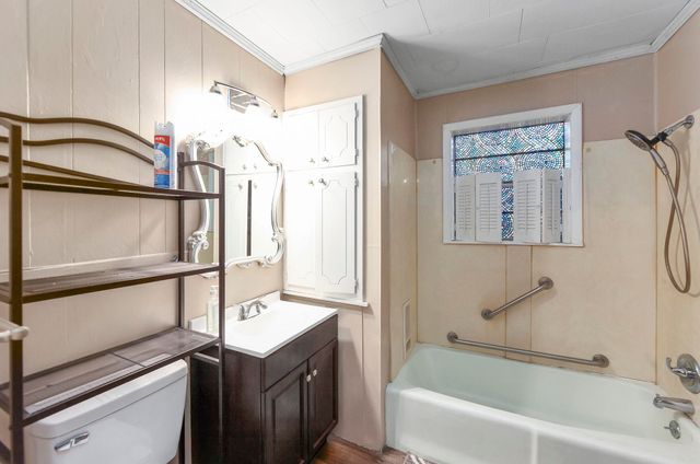 4 FARWELL ST, Jackson, TN 38301