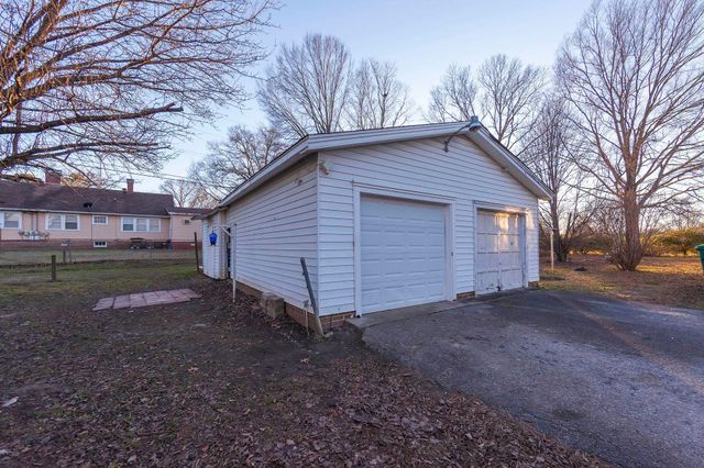 4 FARWELL ST, Jackson, TN 38301