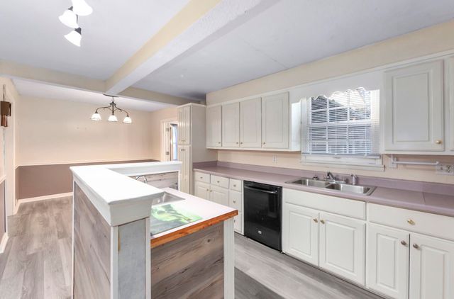 4 FARWELL ST, Jackson, TN 38301