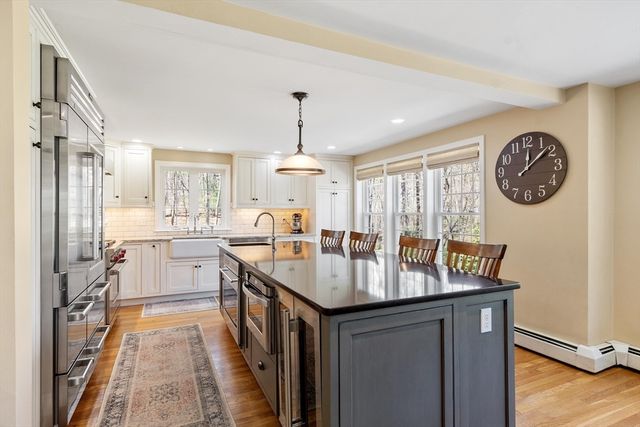 112 Stonecleave Road, North Andover, MA 01845
