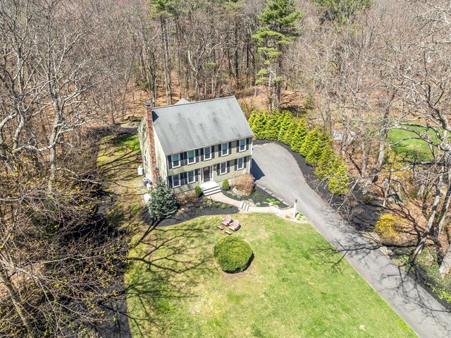 112 Stonecleave Road, North Andover, MA 01845