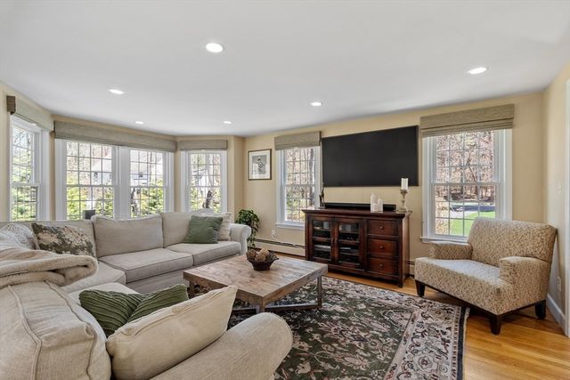 112 Stonecleave Road, North Andover, MA 01845
