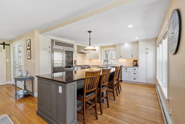 112 Stonecleave Road, North Andover, MA 01845