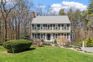 112 Stonecleave Road, North Andover, MA 01845