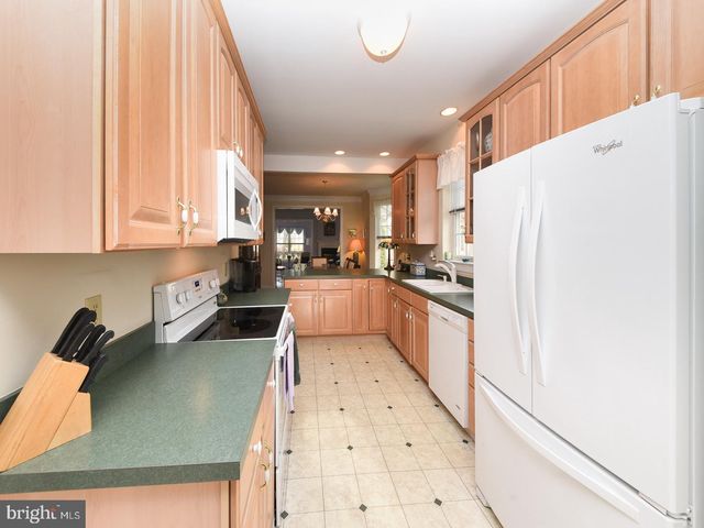 3113 ARBOUR GREEN CT, Hatfield, PA 19440