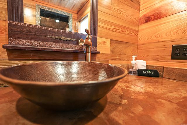 316 Tranquil Ln, Glenwood, AR 71943