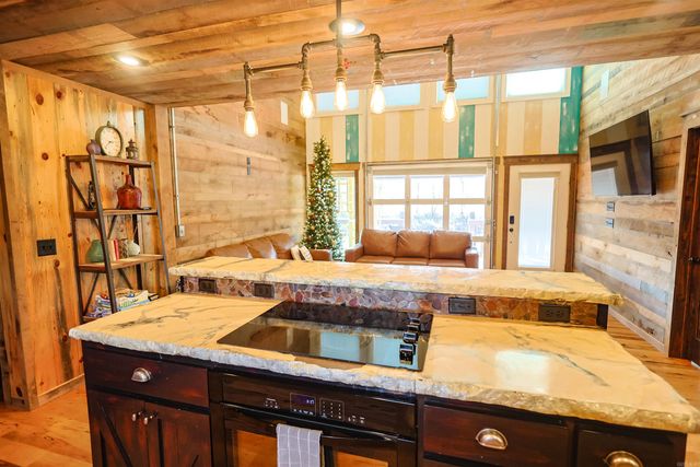 316 Tranquil Ln, Glenwood, AR 71943