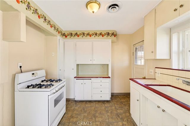 1065 Stevenson A & B, Colton, CA 92324