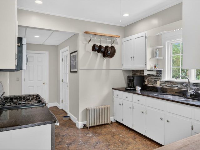 1376 Wes White Hill, Richmond, VT 05477