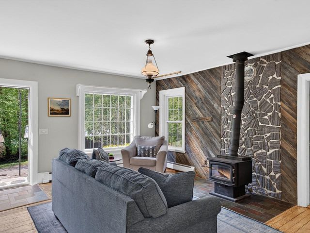1376 Wes White Hill, Richmond, VT 05477