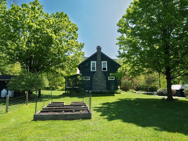 1376 Wes White Hill, Richmond, VT 05477