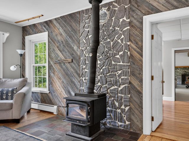 1376 Wes White Hill, Richmond, VT 05477