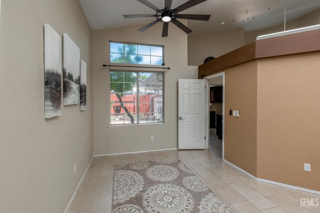 3700 Tracey Court, Bakersfield, CA 93311