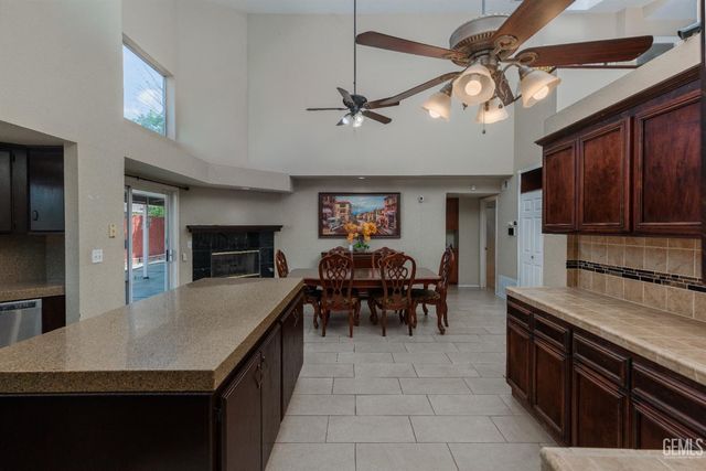 3700 Tracey Court, Bakersfield, CA 93311