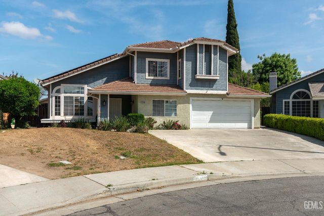 3700 Tracey Court, Bakersfield, CA 93311
