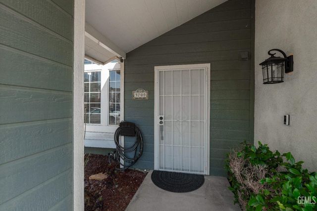 3700 Tracey Court, Bakersfield, CA 93311