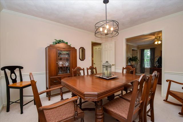 5448 Highfields RD, Roanoke, VA 24018