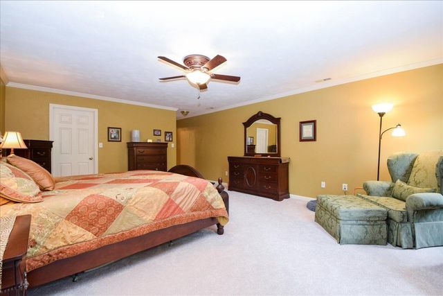 5448 Highfields RD, Roanoke, VA 24018