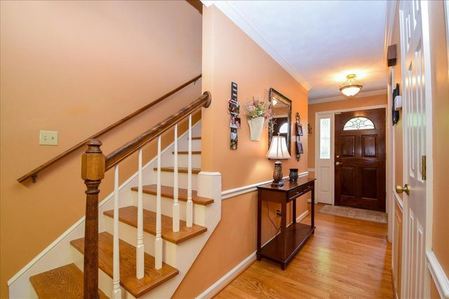5448 Highfields RD, Roanoke, VA 24018